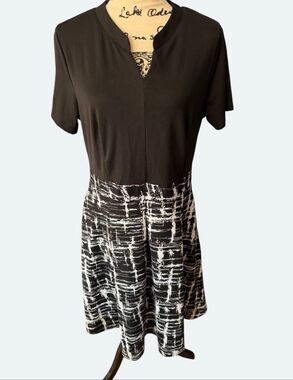 YATHON Black White Print Pocket Dress Notch V-Neck Short Sleeve Fit & Flare XL
